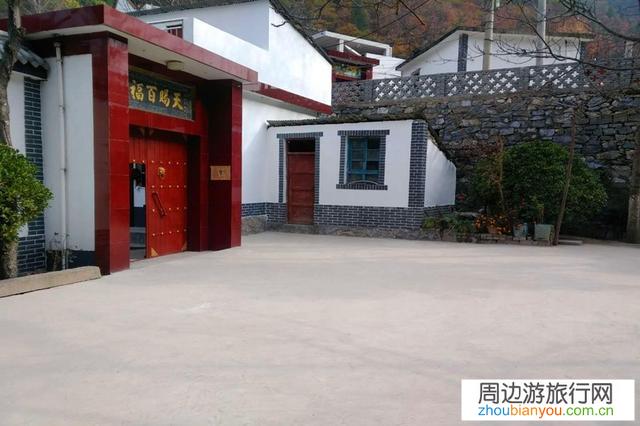 旅游途中：被邀请去当地村民家吃饭，给钱还是买礼物作为答谢好？