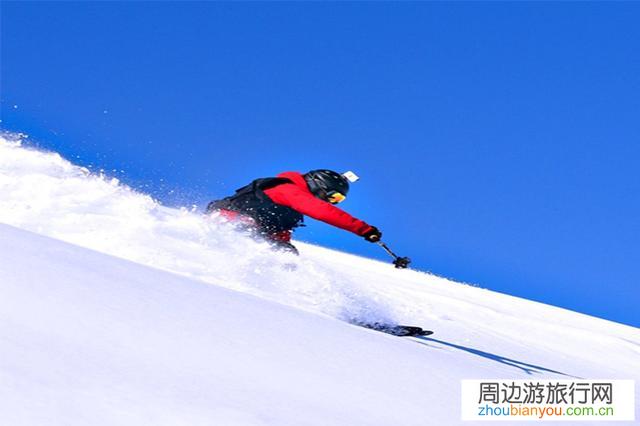 宝鸡：大量游客夜晚被滞留太白县鳌山滑雪场，大厅内打地铺休息, 你怎么看？