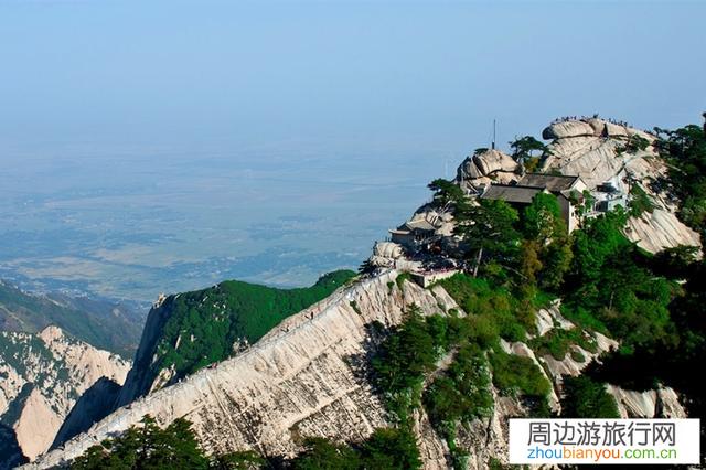 大四女生在华山自拍意外坠崖，您觉得景区有没有责任？
