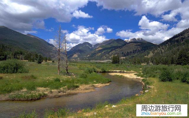 有个山庄地处偏远人口少，网络信号差，但是环境优美，山清水秀，您会如何来经营呢？