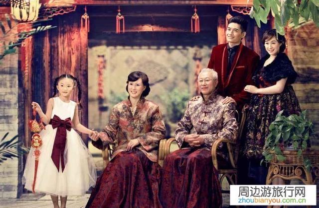 过年了，你会选择去旅游还是在家里陪家人呢？