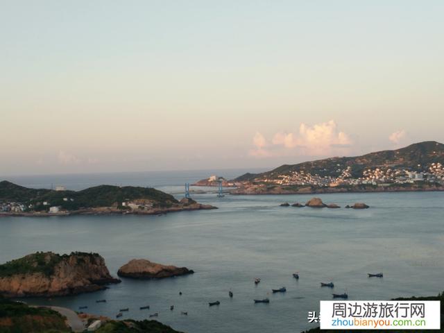 想自己一个人出去旅行散散心，什么地方比较好？