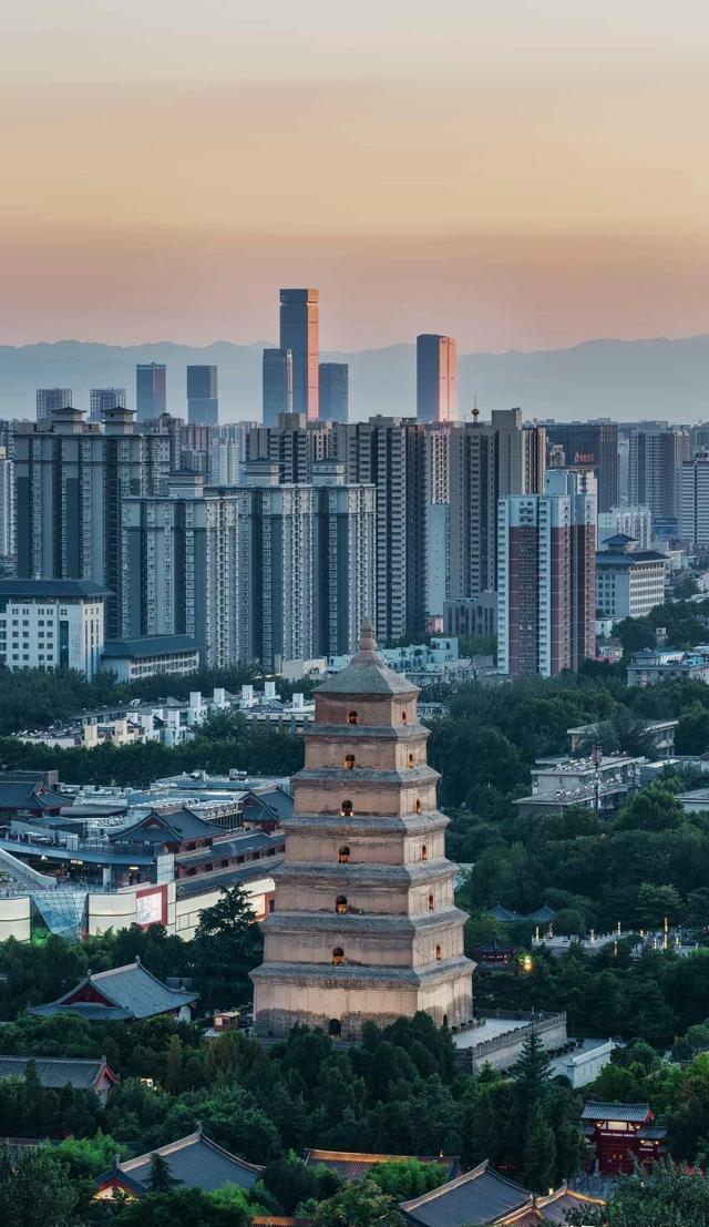 今年十一长假热点景区旅游的人会比去年多吗？大家预测一下？