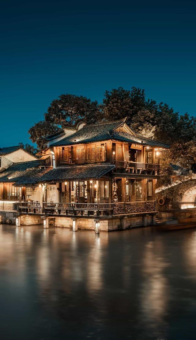 你喜欢现在的民宿还是以前的青旅？