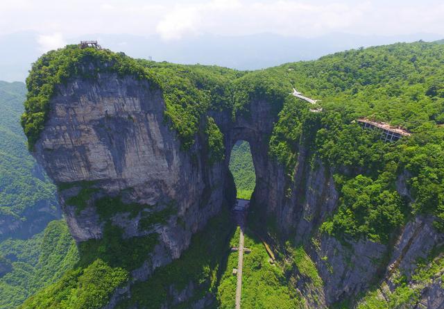 张家界的天门山景区介绍 天门山景区怎么玩